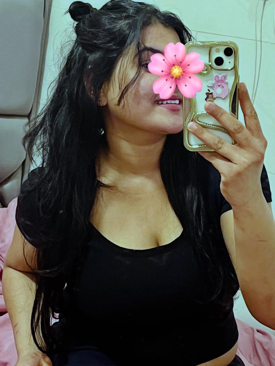 Image of Tamil hot girl live cam show ( With face 👍😍🫦)