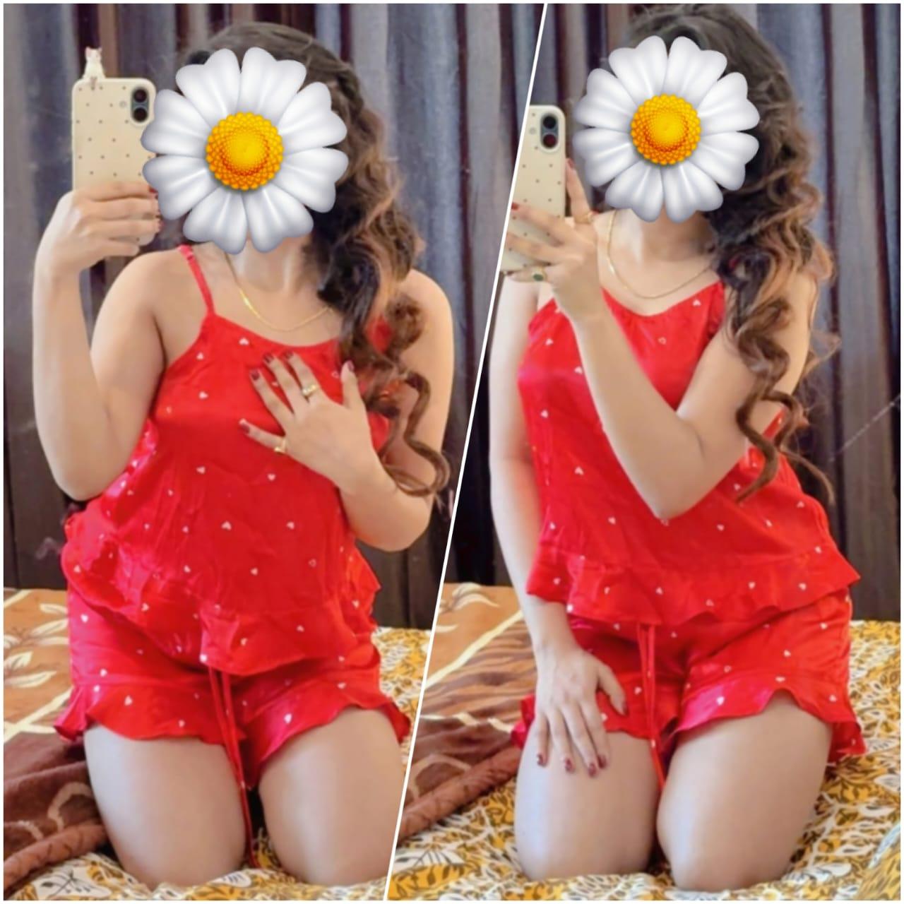 Image of 💋🍑🍆🍌පොටෝ එකේ ඉන්න පොඩි කෙල්ලගෙන් ඇග හිරිවැටිලා යන්න Cam Show එකක් ගන්න ආසයිද ළමායි...  🔥🔥Today Special Offers  With Face Package 5 Minute :1500 🔥🔥  විතරමයි🍌🍆🍑💋