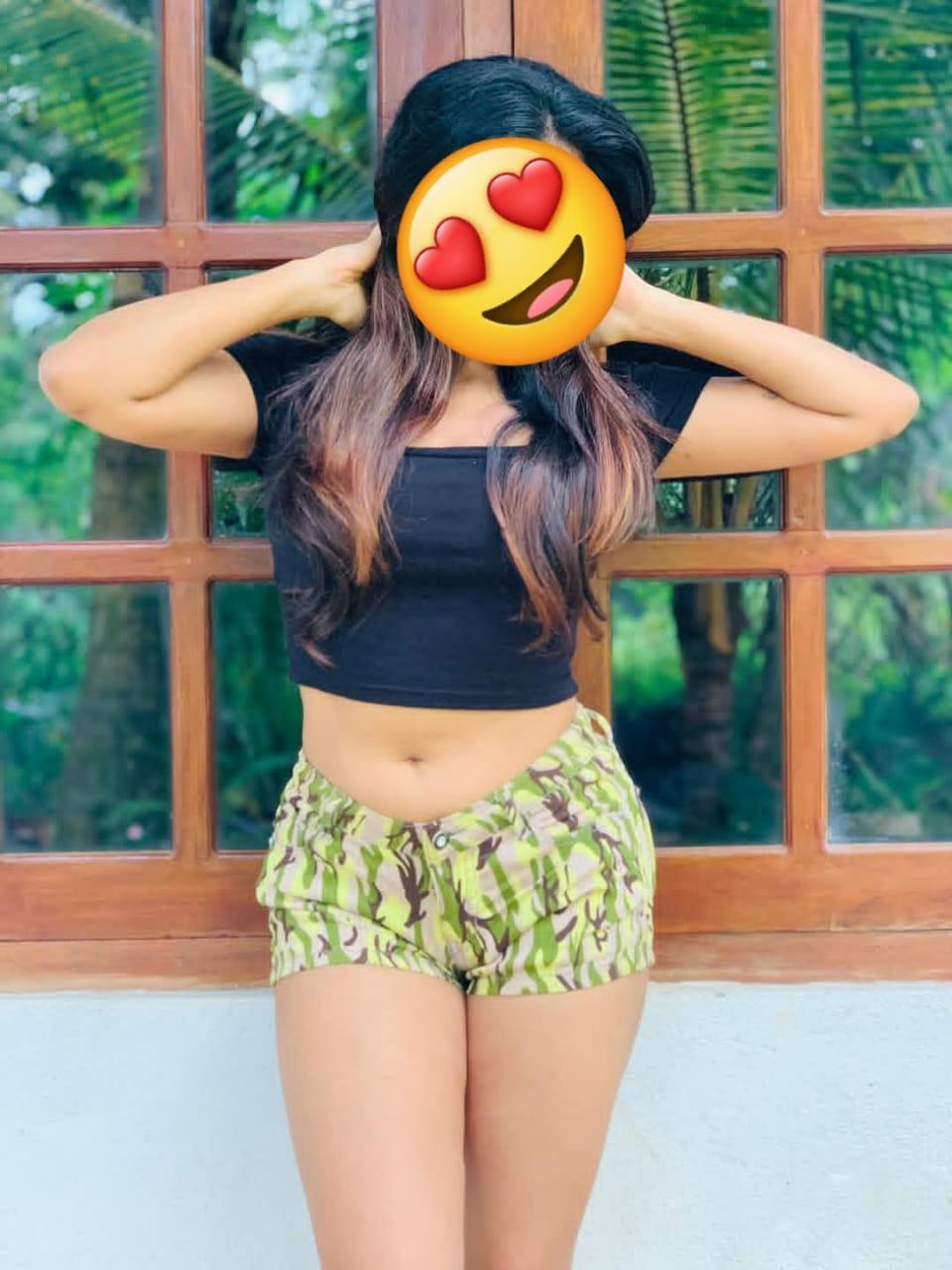 Image of 24 YEARS OLD HOT TEEN CAM SERVICE BANK JOBS.DON'T MISS THIS