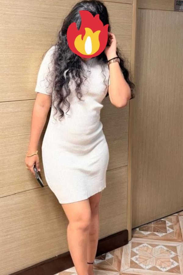 Image of බම්බලපිටියේ ඉන්න ලස්සනම ගමේ කෙල්ලො සෙට් එක.