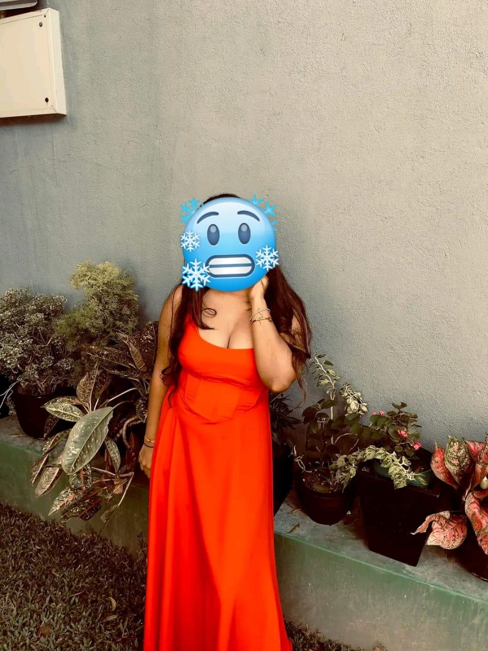 Image of Hot girl 34 boobs Age 24 white skin