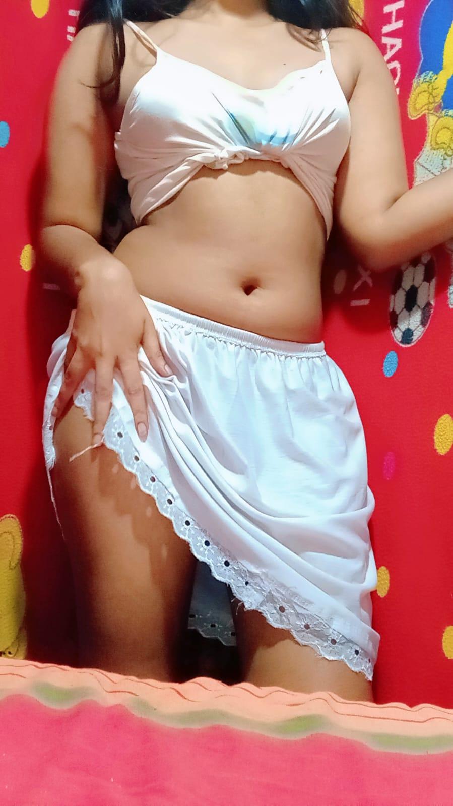 Image of 💃ලස්සන Sexy කෙල්ලෙක් එක්ක Hot Feelings Share කරගෙන Mind Relax කරගන්න ඕනිද? එහෙනම් මේක තමයි හොදම CamShow එක..🧚💋👸🥰