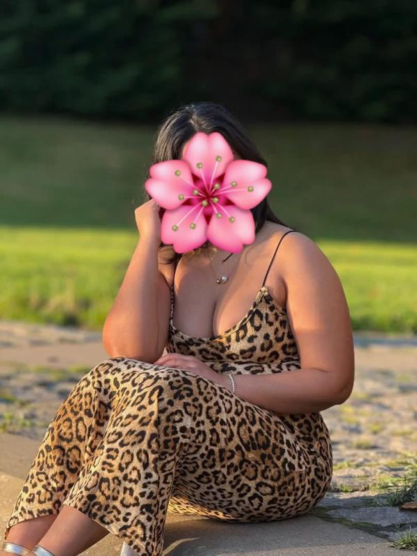 Image of 🌻🌻 2 SHOT 5500 Full service  at Borella  really details 4000 with room  Really photo  💯 🔴🔴