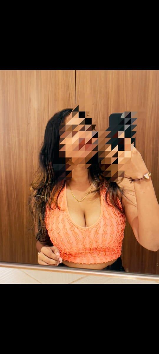 Image of Sexy girl available now.🥵💦        Full service Rs. 6000.00