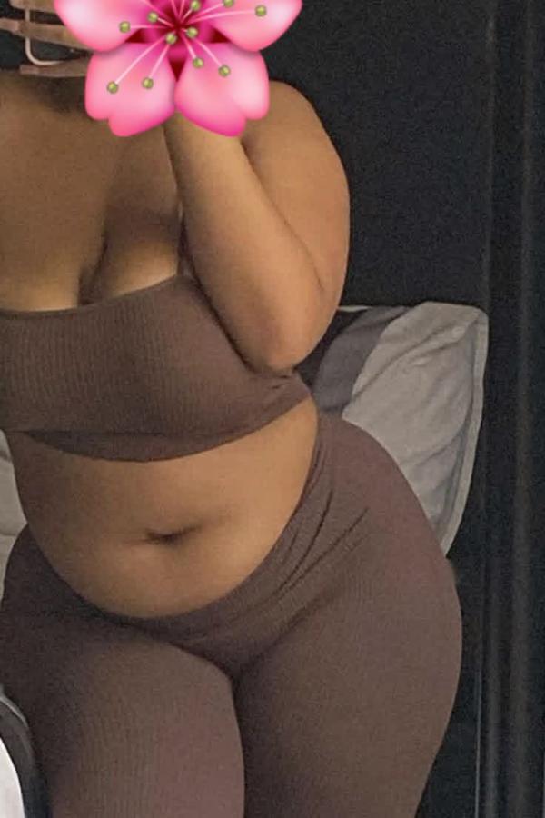 Image of 🌻🌻 2 SHOT 5500 Full service  at Borella  really details 4000 with room  Really photo  💯 🔴🔴