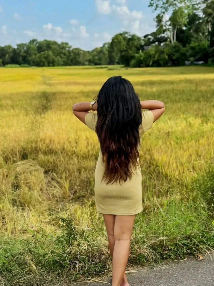 Image of 👑👸පොටො එකේ ඉන්න කෙනා මම නොවුනොත් ඩබල් චාජර්ස් මම ඔයාට ගෙවනවා 🏦🙏