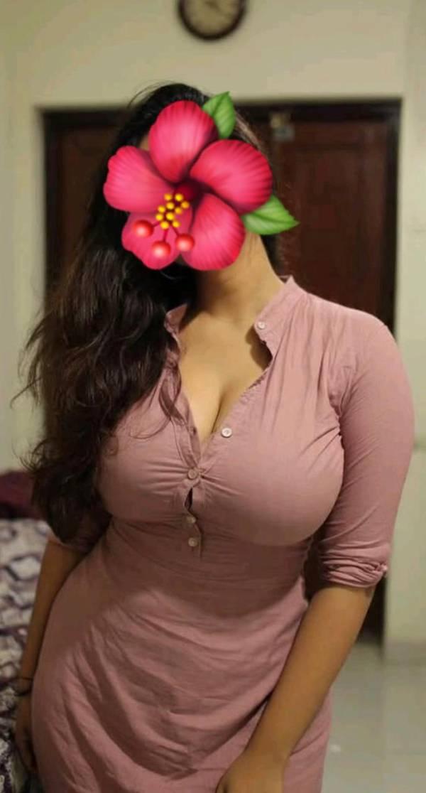 Image of Hot Muslim girl 40 boobs  Age 25 white skin