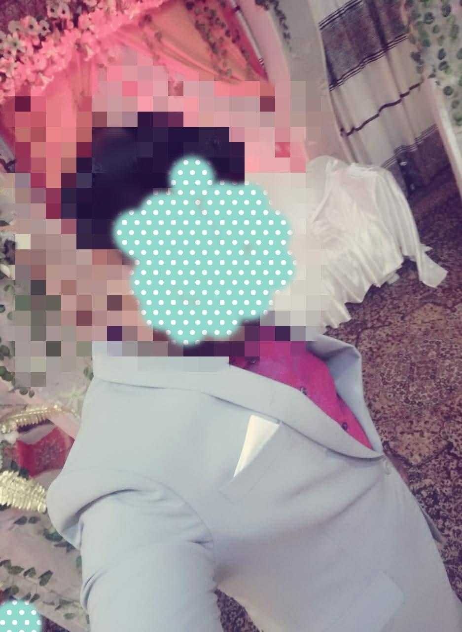 Image of Couple girls and aunty