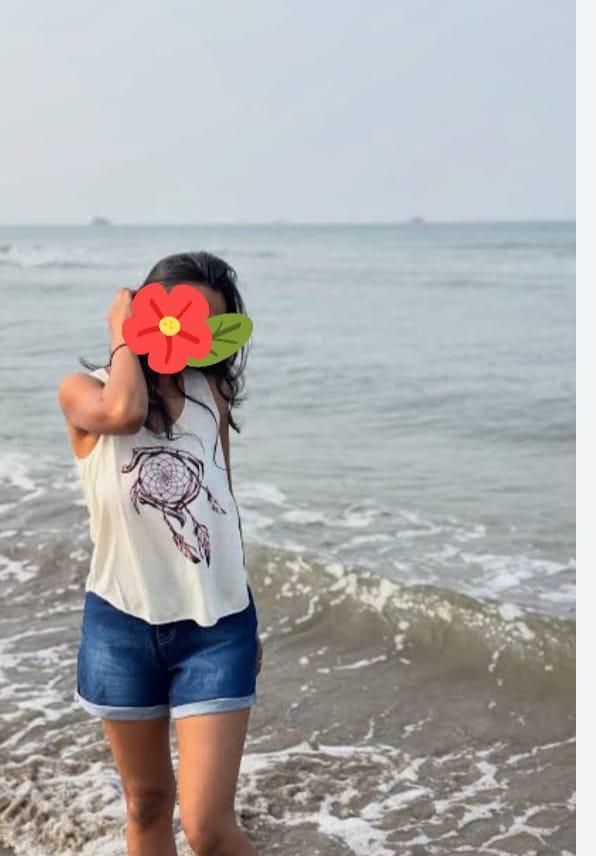 Image of 🍺DRINKING OK 🍺      🚬 SMOKING OK 🚬 😘 සියලු සැප, අඩුම මිල 😘 🌹ONE OURS ONE SHOT 💋          🌻5000.00🌻 🏝️ WITH ROOM  මීගමුව 🏝️