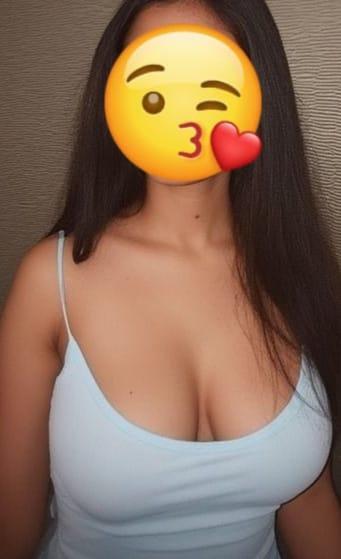 Image of Best cam show with nadhee