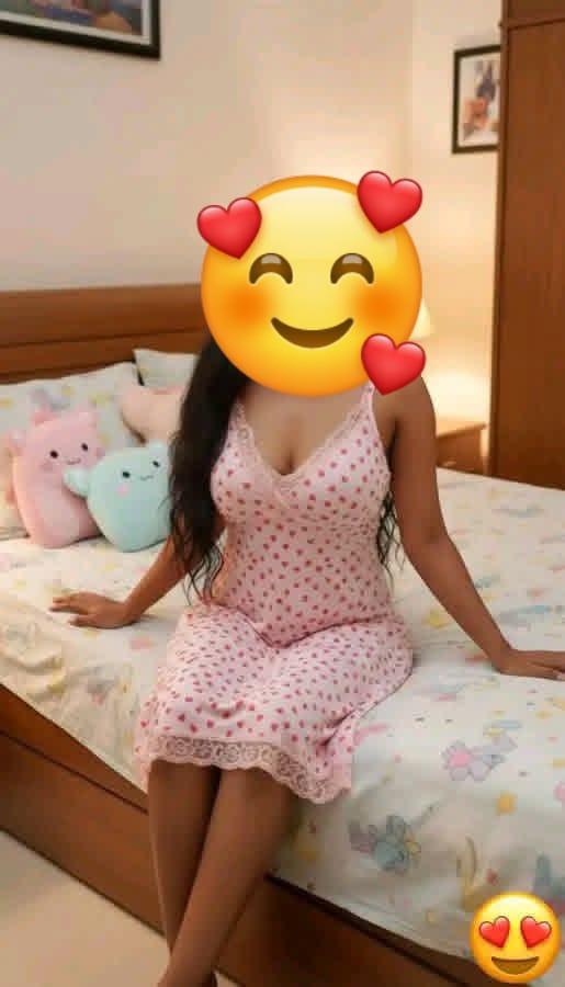 Image of ☘️🌸🪻 ගෙවන ගානට  හොර බොරු නැති ලස්සන සුදු කෙල්ලෙක්ගෙන් ගමුද හොද ෆන් එකක්  📱📷