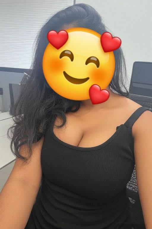 Image of 📷📱🌸  LIVE CAM SERVICE REALL PHOTO AND DETAILS BEAUTIFUL GIRL  🌸🪻🪷