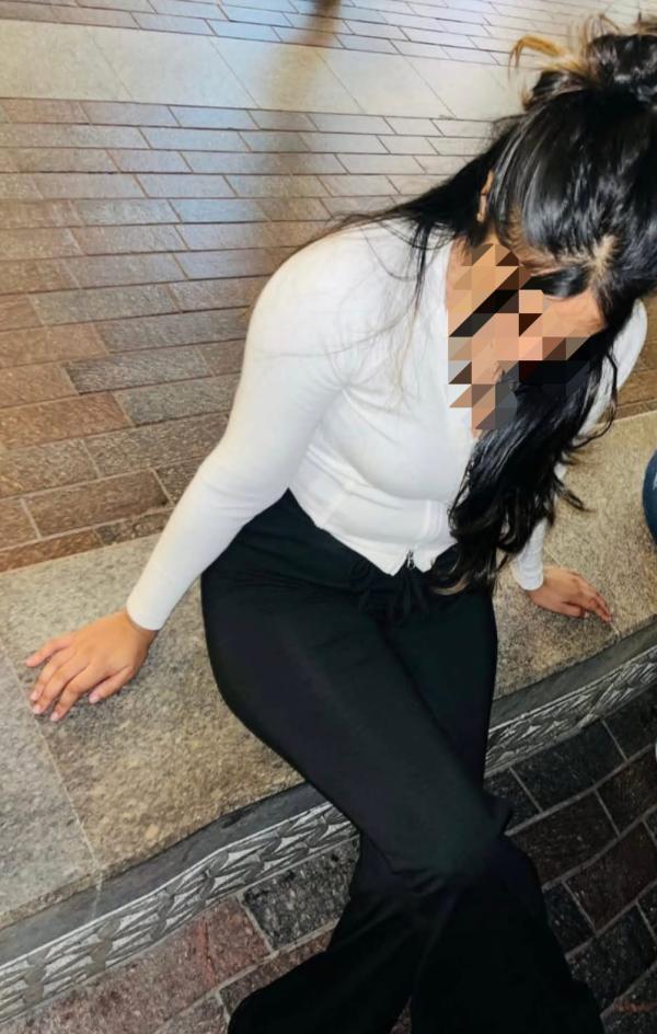 Image of Unmarried Slim Girl, Without Suck ok 6000