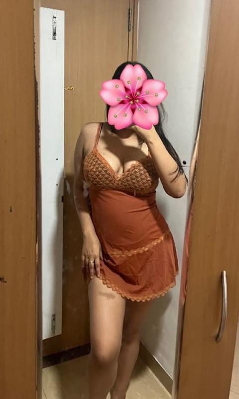 Image of Hot real girl cam show 💋📸🥵 with full face 🎬🥵