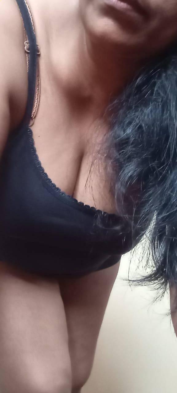 Image of ❤️100% GARANTEED CAM SHOW. CAM SHOW FUN එකක්ද හෙව්වෙ? SEXY SANJU එක්ක සුපිරිම CAM FUN එකක්