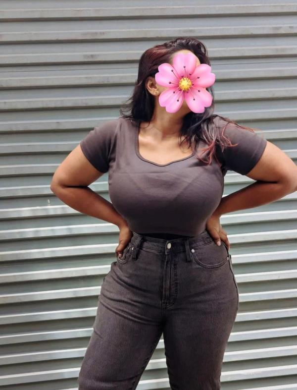 Image of 📍தெஹிவளை, வெள்ளவத்த📍  Am RASHMI அழகான தமிழ் பெண்  💯Real photo 23 years old (unmarried)   🌹6000/-  Full service  📞0741896615  🦋 Dehiwala, Mount Laivinia,  Wellawaththa, Rathmalana, My private place 🤩