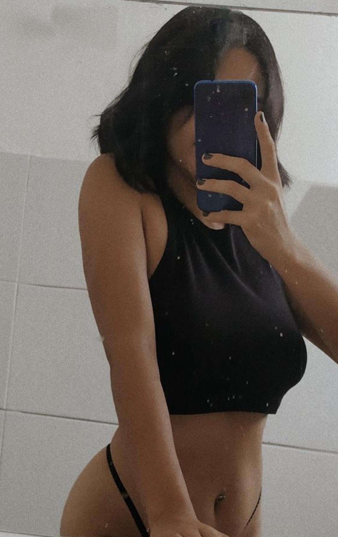 Image of University Girl Live Cam Show 🦋