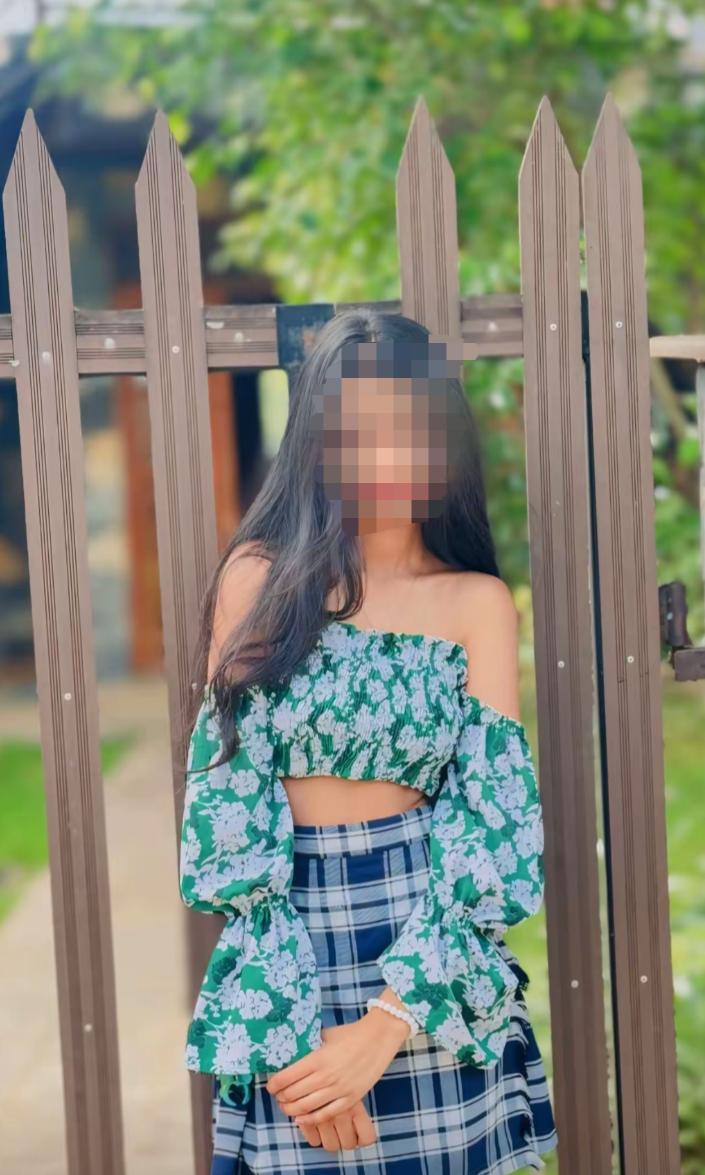 Image of SLIM GIRL 22 YEARS OLD