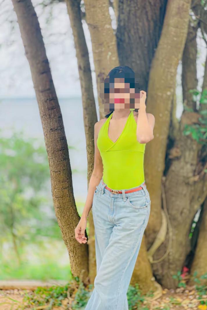 Image of SLIM GIRL 22 YEARS OLD