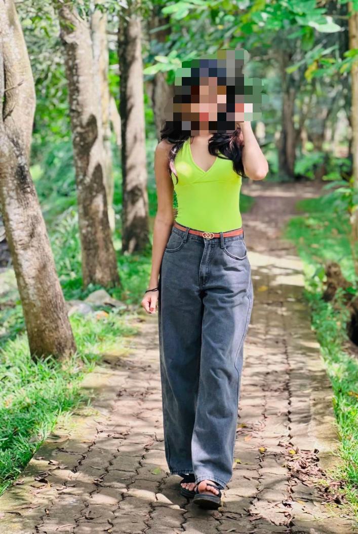 Image of SLIM GIRL 22 YEARS OLD