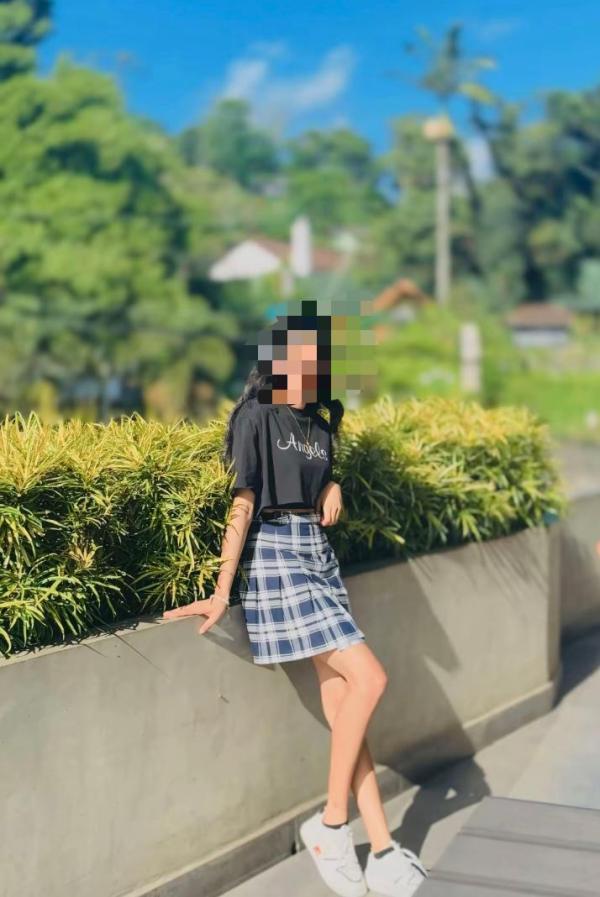 Image of SLIM GIRL 22 YEARS OLD