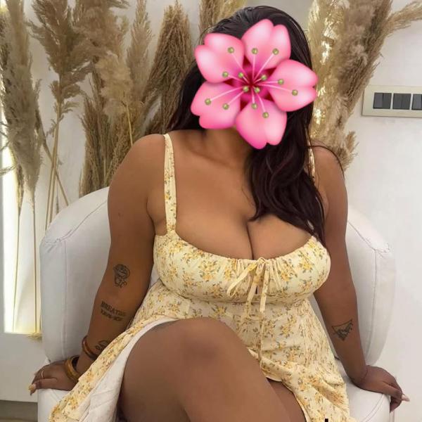 Image of 🌻🌻 2 SHOT 5500 Full service  at Borella  really details 4000 WITH ROOM  Really photo  💯 🔴🔴