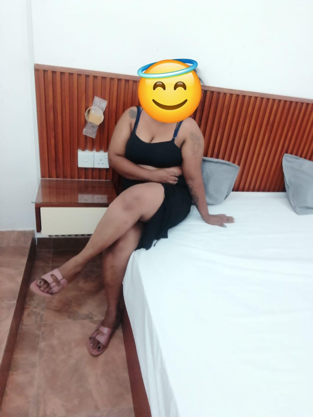 Image of 💃 Hot  New  Girl🔥 Full Service 12000/= 📌Kollupitiya. Bambalapitiya.  Wallawaththa...🌺