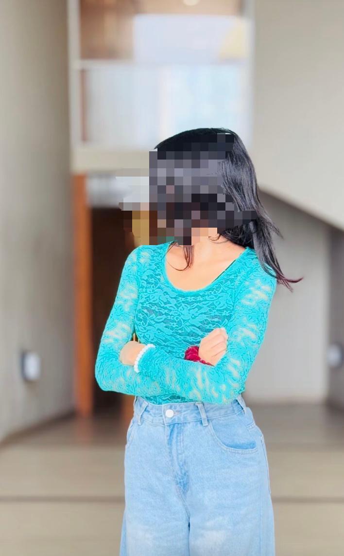 Image of SLIM GIRL 22 YEARS OLD