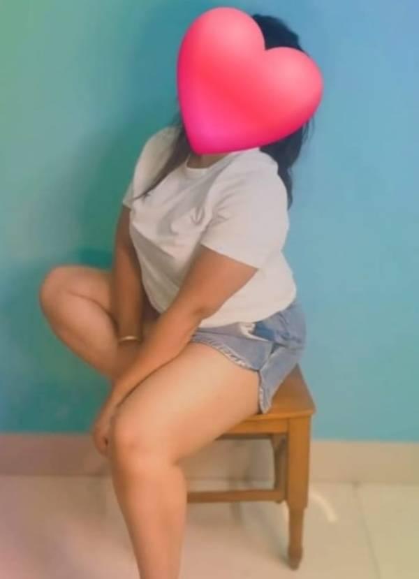 Image of 🟢2 Shot 5500 Full Service වැස්සත් එක්ක සීතල දවසක උනුහුමට තුරුල් වෙලා සෙක්ස්😘 කරන්න ආස නැද්ද 🥰♥️