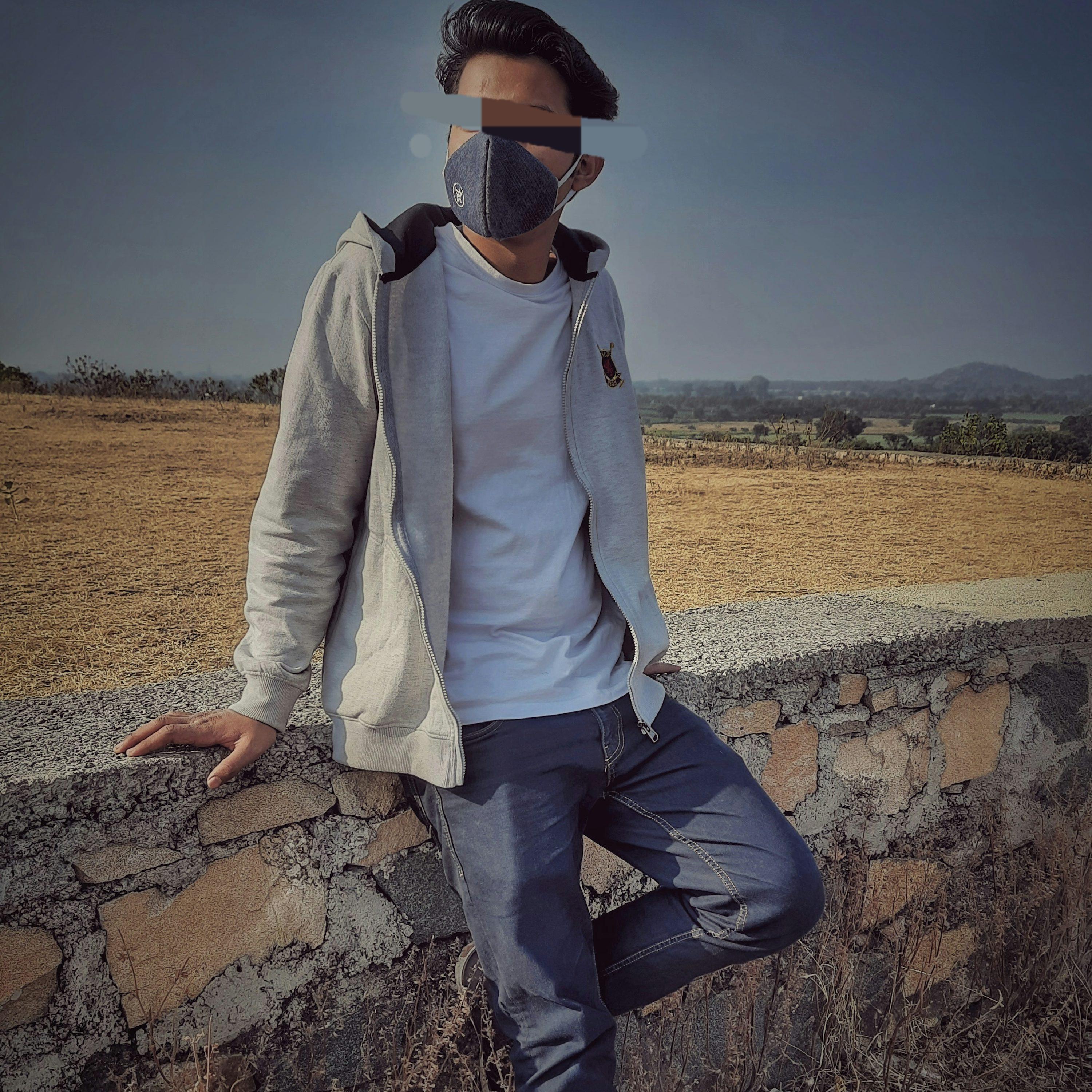 Image of පොඩි කොල්ලොන්ට ආස අක්කලාට ඇන්ටිලට