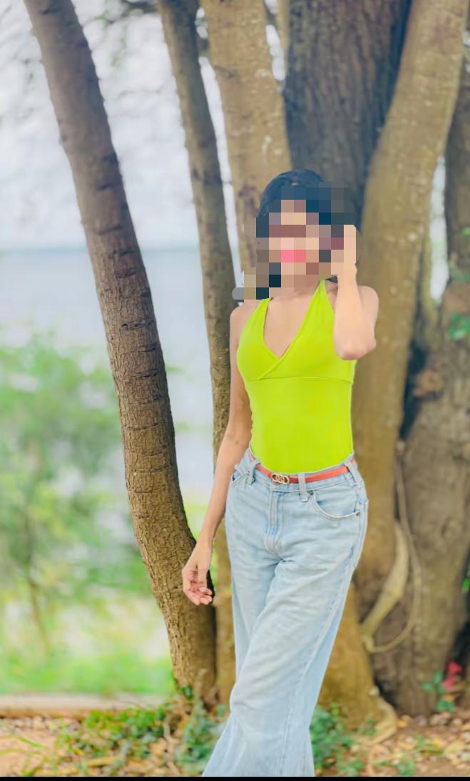Image of SLIM GIRL 22 YEARS OLD