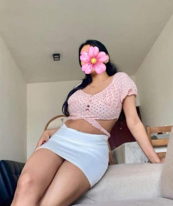 Image of 🌹Tamil girl Dehiwala Mount lavinia கல்கிஸ்ஸ தேஹிவல  🌹வயது 23  சின்ன பிள்ளை  மெல்லிய பிள்ளை🌹Hi im puja 🌹 (age 23) 🌹Full service 6000/= genuine service  (Tamil/English ,sinhala  ok) 0742957716 *🌹Mount lavinia, Dehiwala. 🌹Real photo