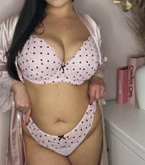 Image of Open face with big boobs live cam 🧡