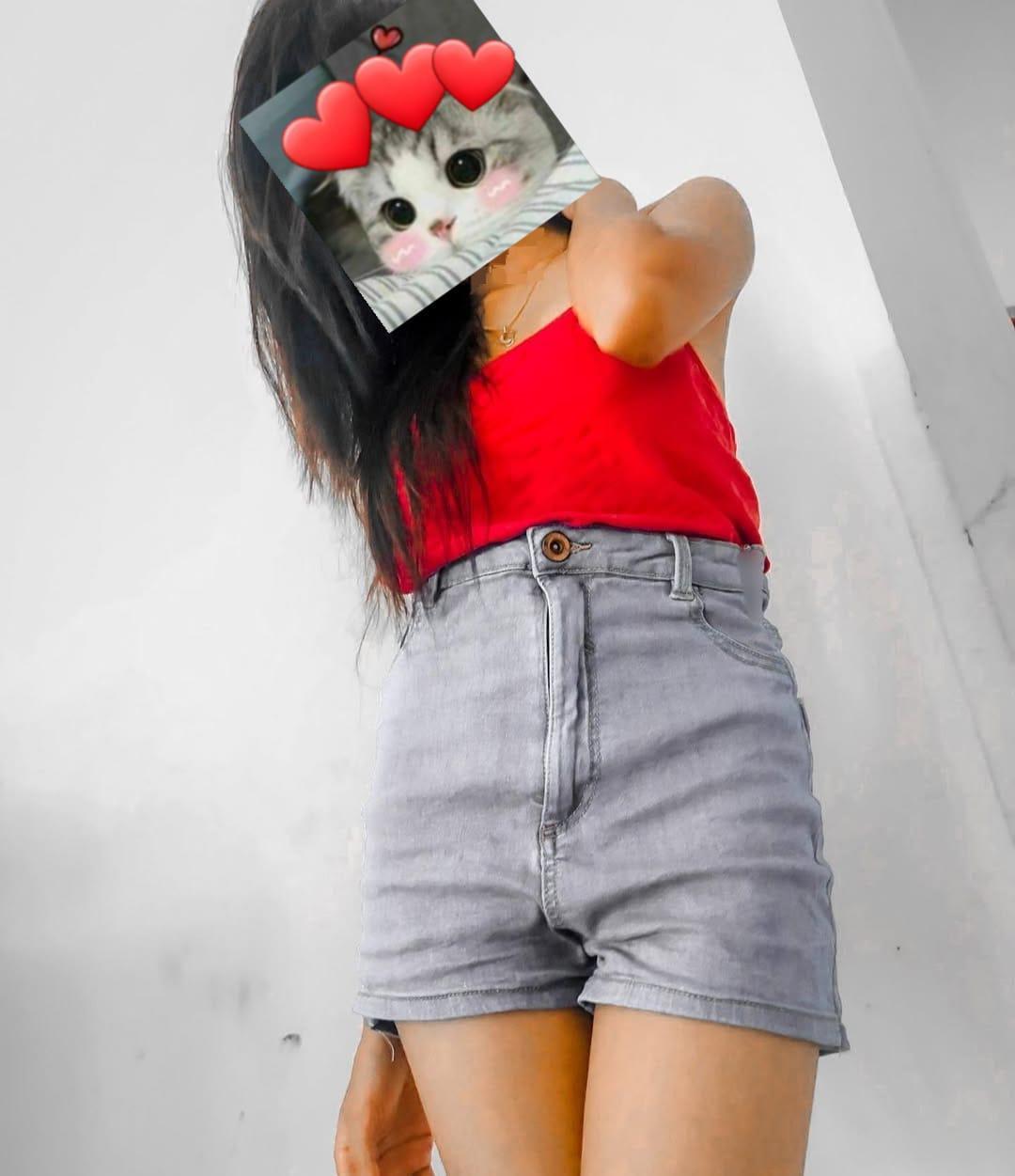 Image of SLIM GIRL 22 YEARS OLD