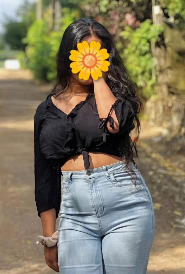 Image of 🌹Tamil girl Dehiwala Mount lavinia கல்கிஸ்ஸ தேஹிவல  🌹வயது 23  சின்ன பிள்ளை  மெல்லிய பிள்ளை🌹Hi im puja 🌹 (age 23) 🌹Full service 6000/= genuine service  (Tamil/English ,sinhala  ok) 0742957716 *🌹Mount lavinia, Dehiwala. 🌹Real photo