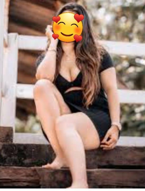 Image of 🌹ONE OURS OURS ONE SHOT 7500.00 WITH ROOM  (NON A/C )                                  🌙FULL NIGHT OK✨️ 40 000 .00                                         🏝️WITH  PRIVATE POOL 🏝️ 🚬    SMORKING OK  🚬