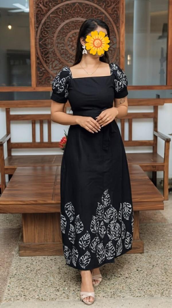 Image of 💯Real Photo. Am real tamil girl🏮  கல்கிஸ்ஸ தேஹிவல  🌹வயது 23  சின்ன பிள்ளை  மெல்லிய பிள்ளை🌹Hi Sir Am Puja 🌹 (age 23) 🌹Full service 6000/= genuine service  (Tamil, English, Sinhala  ok) 0742957716 *🌹Mount lavinia, Dehiwala. 🌹