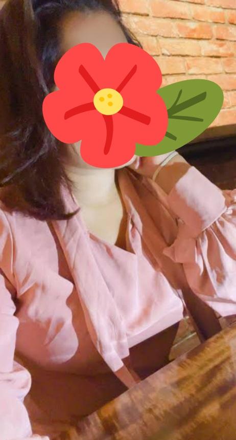 Image of Full services whit came show