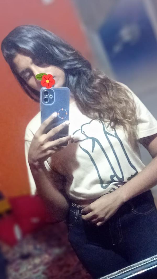 Image of 💁‍♀️👁 මගෙ ලගට ඇවිල්ල නෑ නේද.. ඇවිල්ල බලන්න ආස හිතෙයි 🥰👁