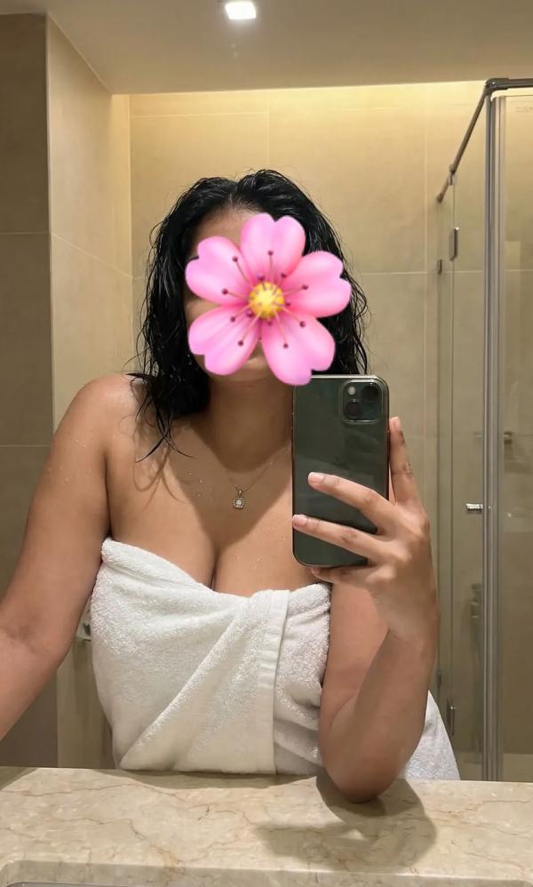 Image of 🌸Genuine Cam Service ❇️ හැමෝම හොයන පුංචි කෙල්ල ආයෙත් 🍻💞