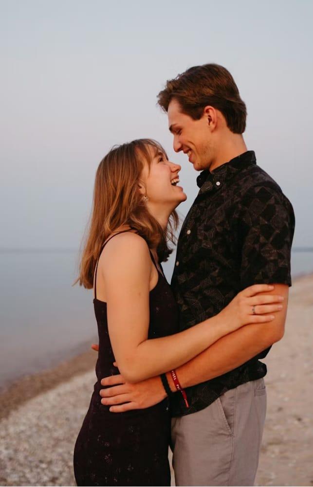 Image of Only Ladies and Genuine couples👩🏻‍🦳👩🏻‍🦰❤️