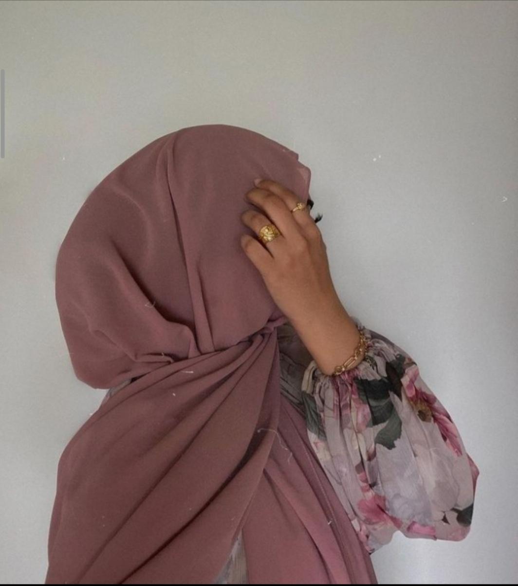 Image of Muslim couple cam show