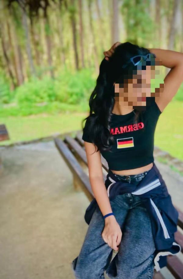 Image of SLIM GIRL 22 YEARS OLD