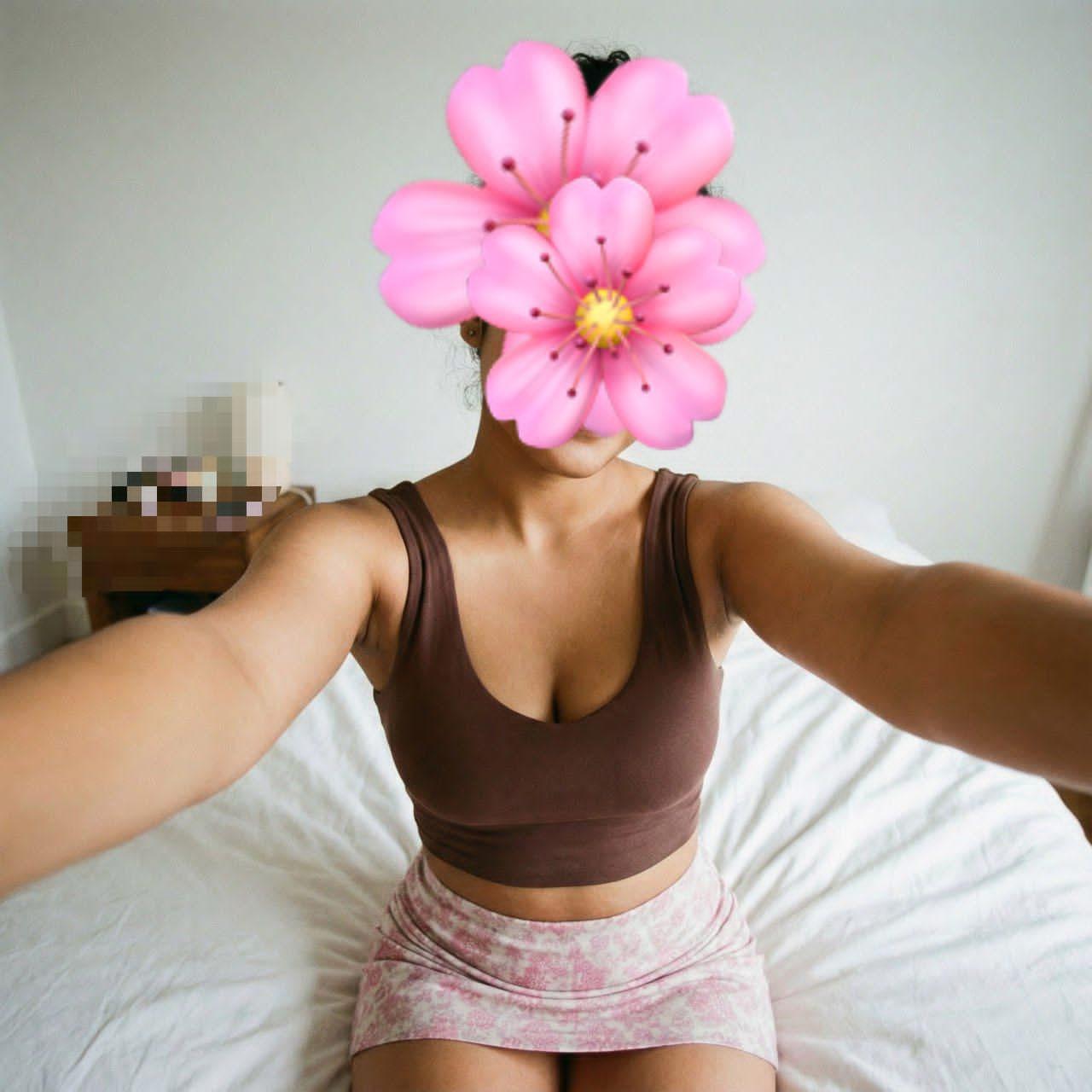 Image of 🟢 Live Cam Show with Full FACE (Verified) ✅