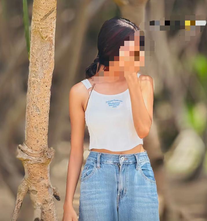 Image of SLIM GIRL 22 YEARS OLD