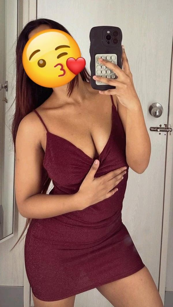 Image of DECENT AND HOT  GIRL AT bambalapitiya බම්බලපිටිය