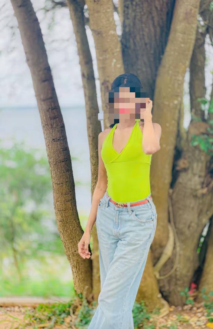 Image of SLIM GIRL 22 YEARS OLD