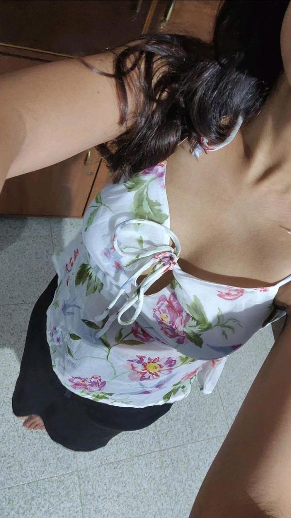 Image of ❣️Sneha Live cam 💅🥕 Enjoy Moment with Real Office Trainee girl 🍻 විඳින්න එන්න 💜💫