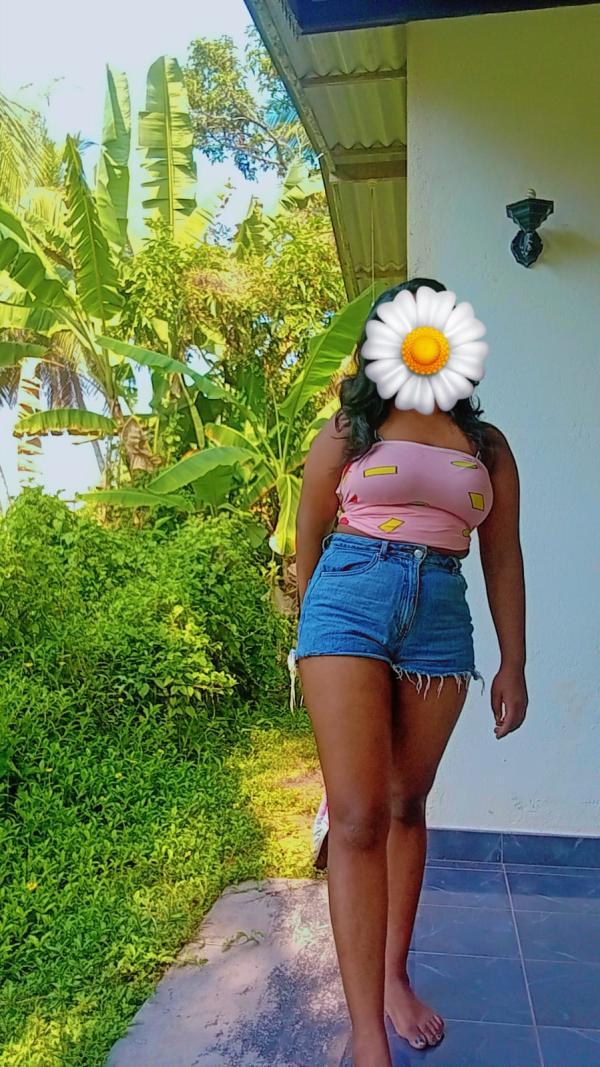 Image of 🌙✨️මීගමුවෙ වෙරලට✨️ 🍺ඇවිත් සෙට් වෙන යාමෙට 🌹 මාව අමතනවද, ✨️🌙 ✨️ හිත නිවන හොද කෑල්ලක් මම.. මම  SANDU මීගමුව BEECH ROAD 🏖️️ROOM ,එකට එන්න 🏖️️ ☎ CALL AKAK දෙන්න ☎