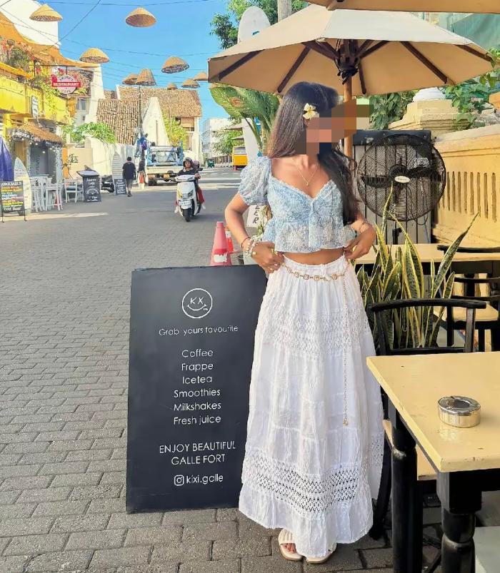 Image of SLIM GIRL 22 YEARS OLD